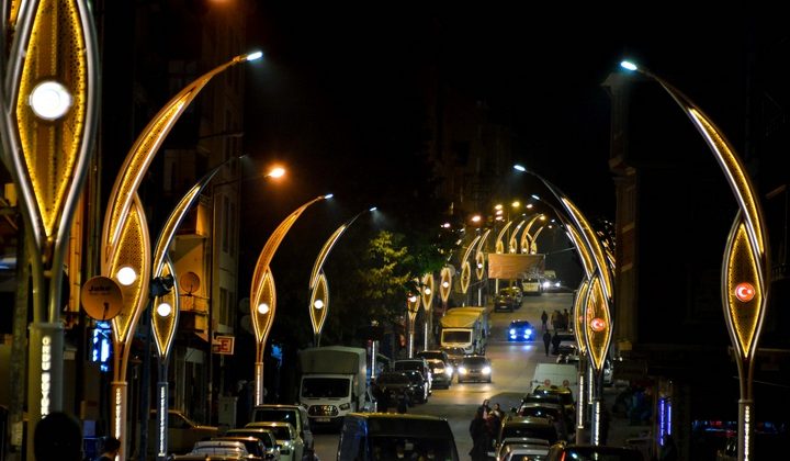 Akkuş göz kamaştırıyor