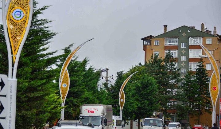 Büyükşehir’den Akkuş’a modern aydınlatma