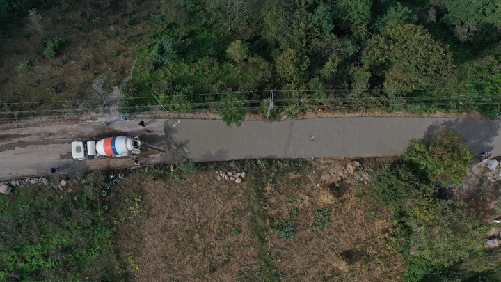 İkizce ilçesi Seymenli mahalle sakinlerinin yıllardır hayali olan yolu büyükşehir tamamlıyor
