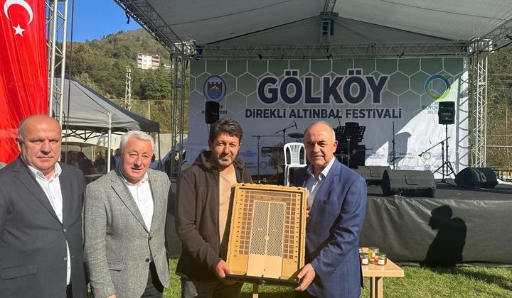 Vali Erol, Direkli Altın Bal Festivaline katıldı.