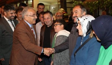 Başkan Güler, Akkuş’ta; Esnaf ve vatandaşlardan sevgi seli…
