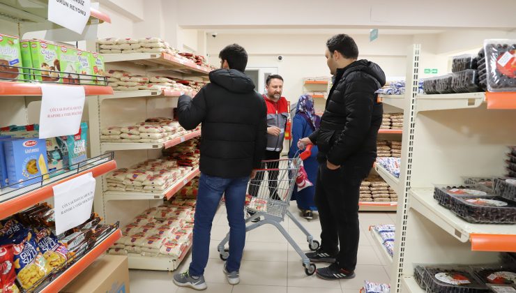 Büyükşehir’in Sosyal Market’i üniversite öğrencilerine desteğe devam ediyor
