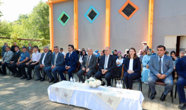 Kırlı İlkokulu-Ortaokulu’nda hayırseverler tarafından yaptırılan atölyelerin açılışı yapıldı