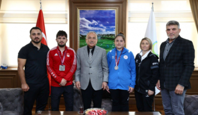 Başarılı sporculardan Başkan Güler’e ziyaret