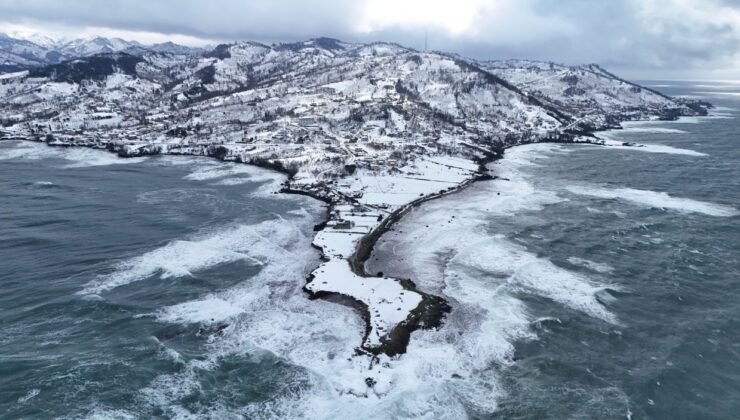 Yason’a beyaz çok yakıştı