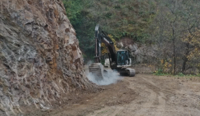 Büyükşehir, yol konforunu artıran çalışmalarını sürdürüyor